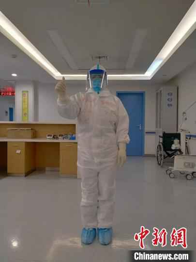 孙丹丹为所有患者加油。孙丹丹供图  吉林护士“话聊”显成效:让病房中充满生的希望