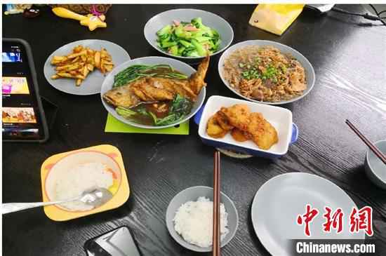 网友晒出的自制美食。瑞安宣传部供图  疫情催化别样“饮食男女”:人间烟火 “云”上佳肴