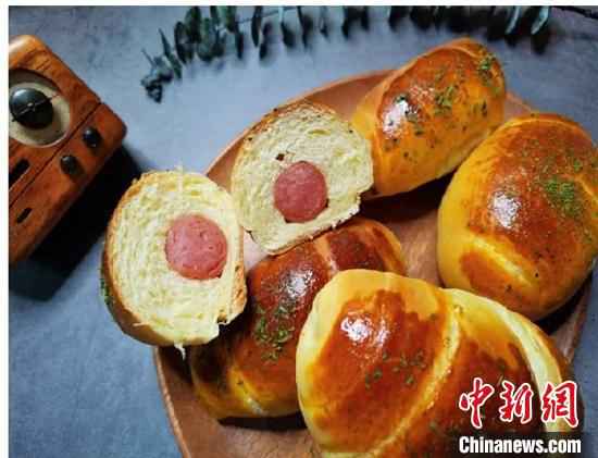 网友晒出的自制美食。瑞安宣传部供图  疫情催化别样“饮食男女”:人间烟火 “云”上佳肴