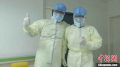 山西95后护师出征武汉战“疫” 父子联手瞒母2