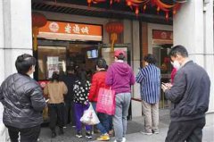 武汉地铁2号线恢复运营 看这些被重新串起的生活